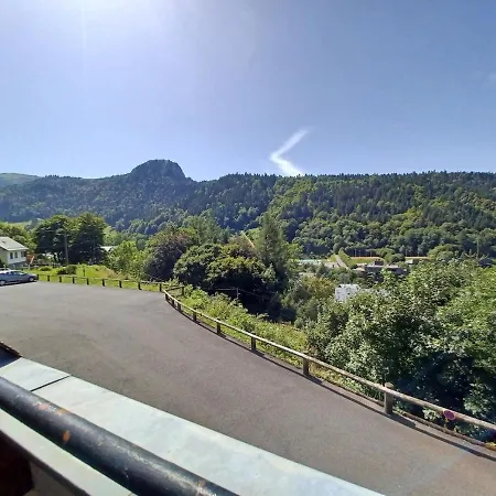 Cosy Mont-dore Avec Vue, Balcon, Parking Apartman